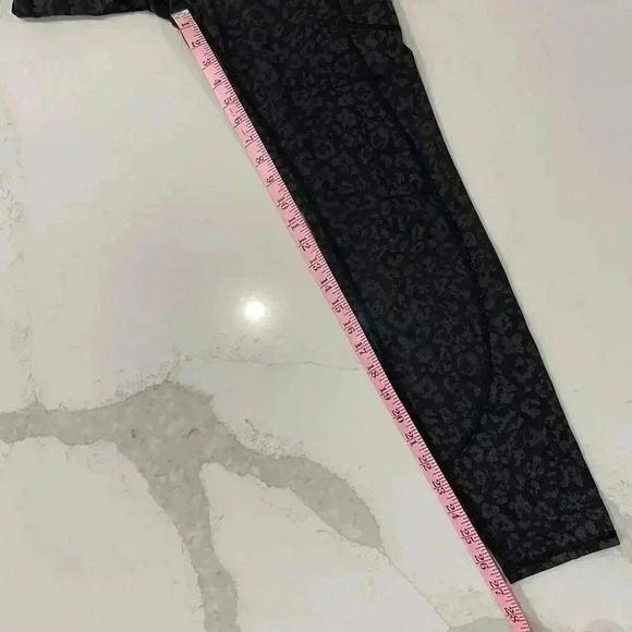 Athleta Rainier Reflective Leopard Activewear Tight Legging Womens Small Workout - Picture 7 of 8